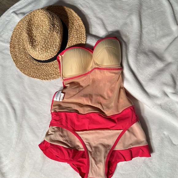 😍 PROFILE ~ Pretty one piece size 6 pink mauve’ish color Rushing on tummy area - Picture 5 of 8